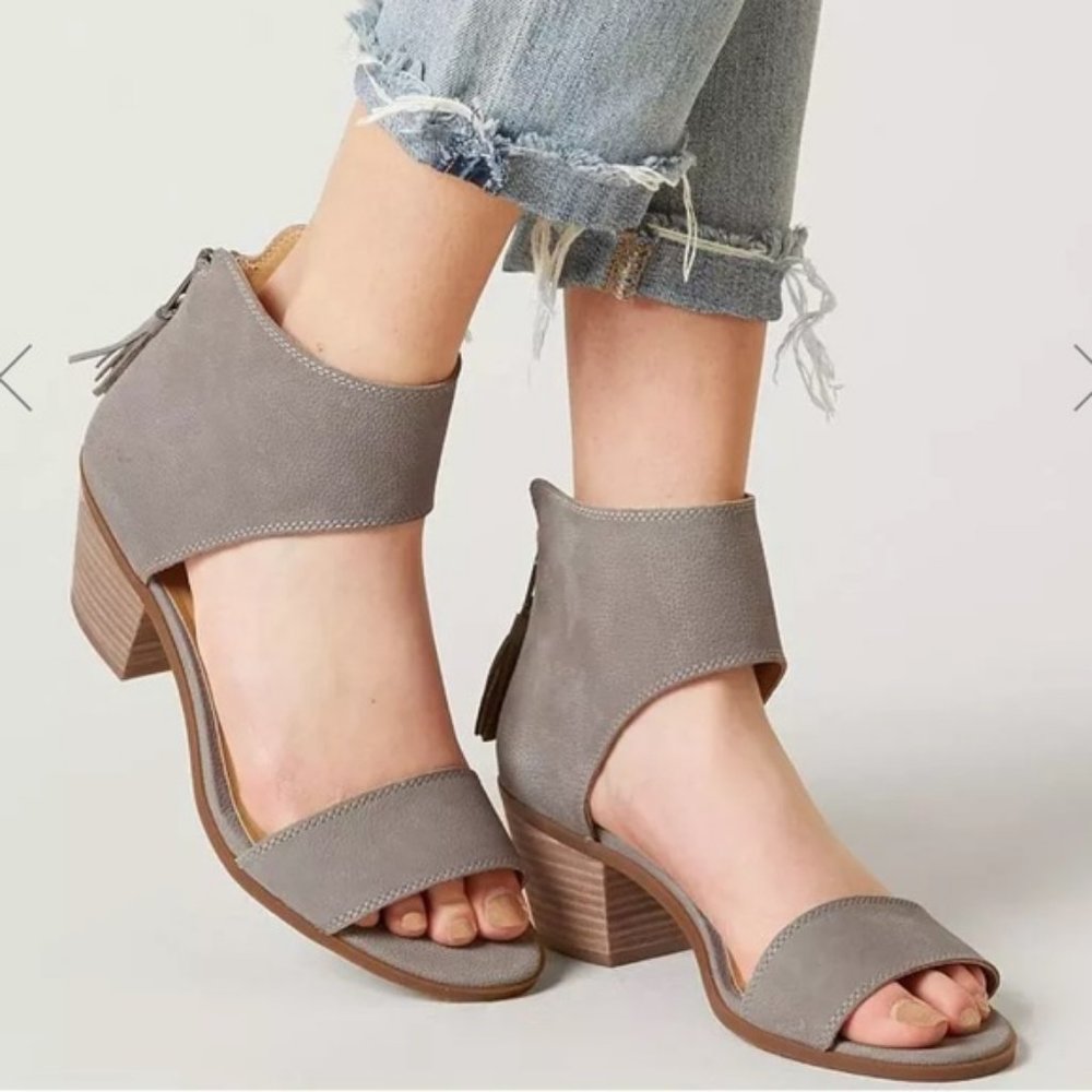 Lucky Brand Barbina | Driftwood Heeled Peep Toe Sandal | Suede & Leather | 7.5